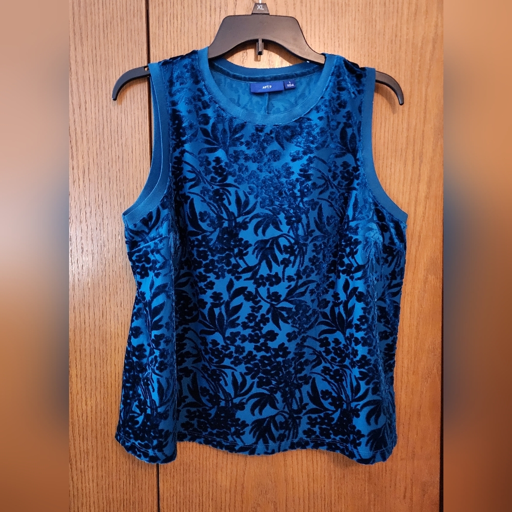 Womens velvet top